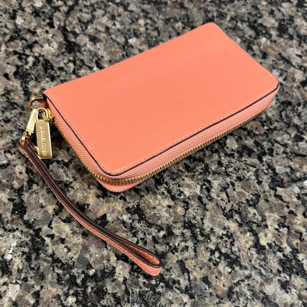 Michael Kors Coral leather Wristlet Clutch - Picture 8 of 16